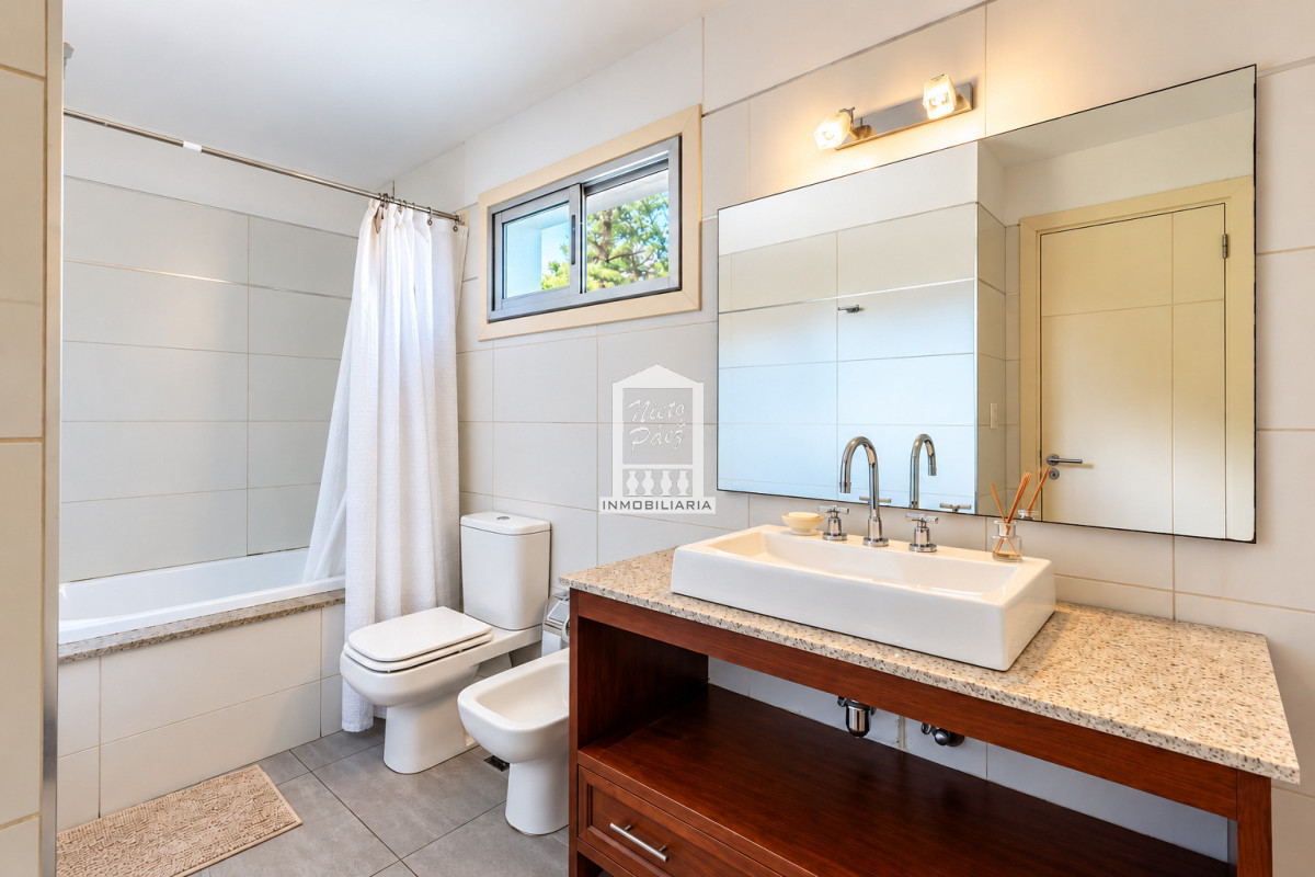 Casa ID.41528 - Casa de 4 dormitorios en La Arbolada, Barrio Privado, Punta del Este