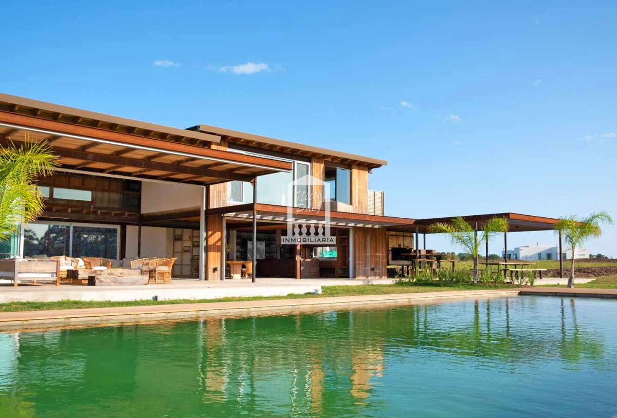 Casa ID.37826 - Exclusiva casa de diseño 750 m2 en Pueblo Mío.
