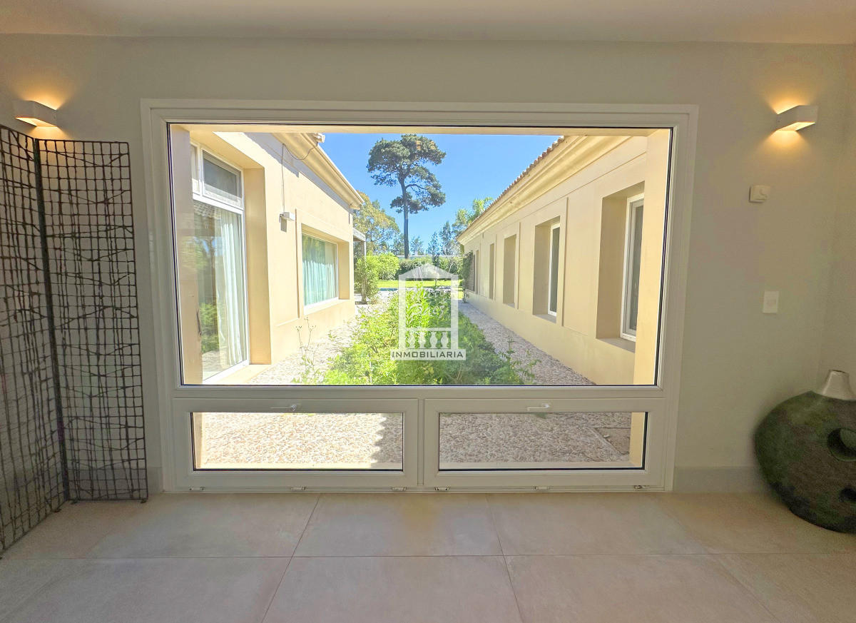 Casa ID.37864 - Mega casa en barrio privado, 662 m2 construidos en 4 lotes.