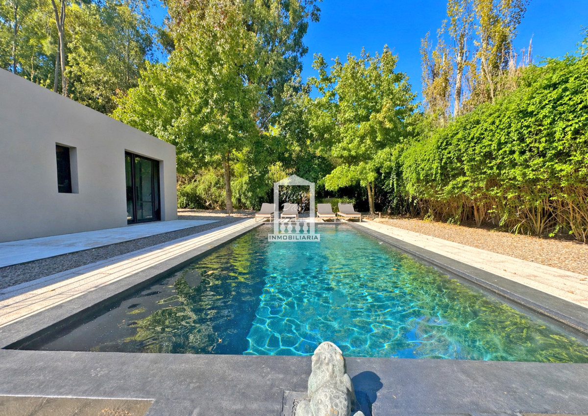 Casa ID.34860 - Barrio Privado, 3 dorm y servicio. Piscina. DVH
