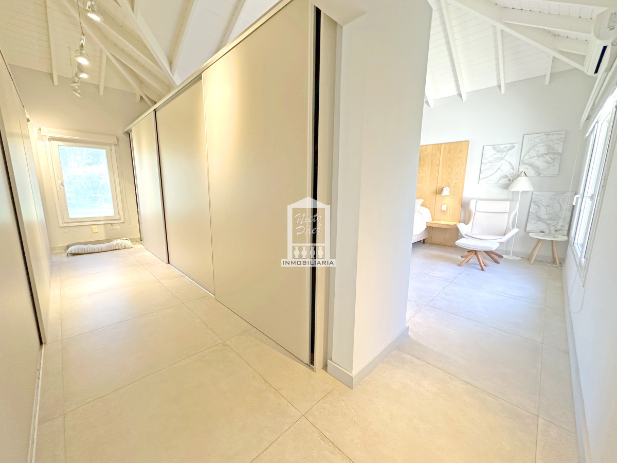 Casa ID.37864 - Mega casa en barrio privado, 662 m2 construidos en 4 lotes.