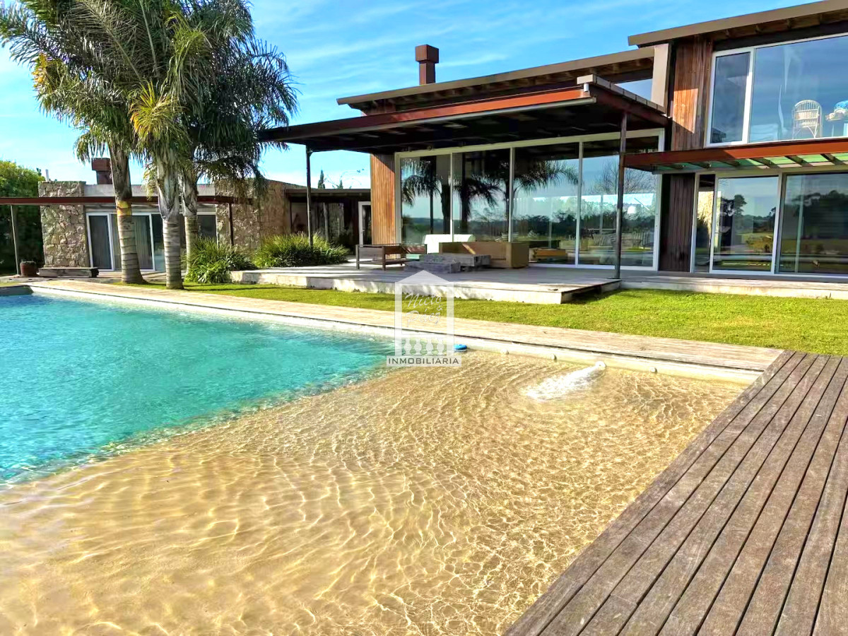 Casa ID.37826 - Exclusiva casa de diseño 750 m2 en Pueblo Mío.