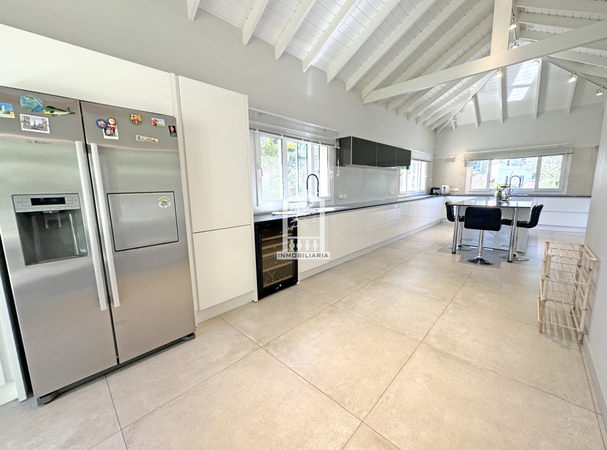 Casa ID.37864 - Mega casa en barrio privado, 662 m2 construidos en 4 lotes.
