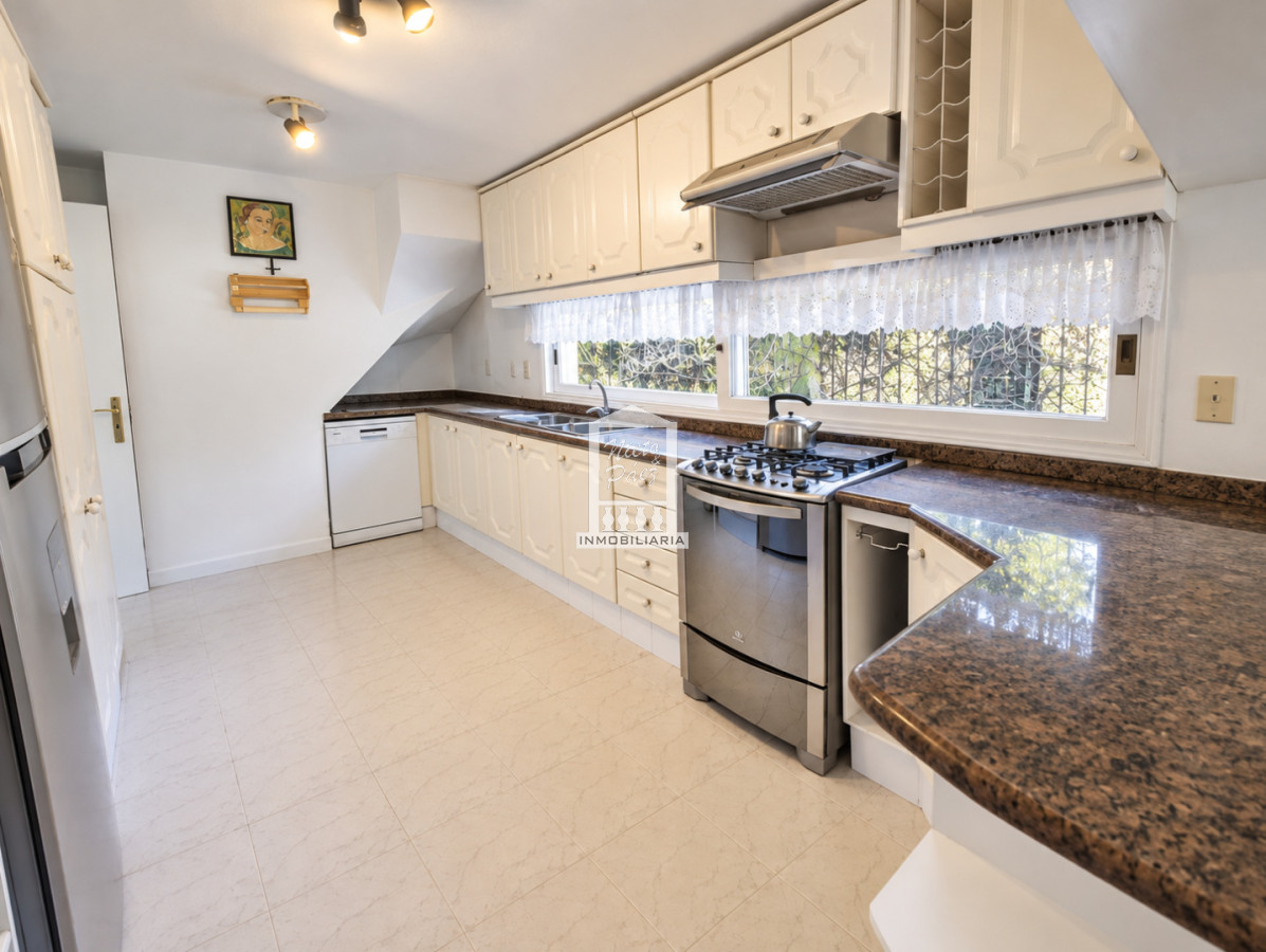 Casa ID.29828 - Espectacular casa, con piscina y gran jardín a 200 metros de playa brava