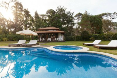 Playa Mansa, piscina climatizada, ideal para vivir todo el año