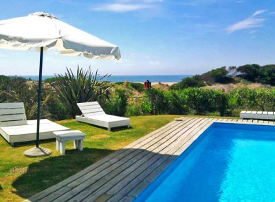 Oportunidad!! Montoya, con vista al océano. 5 suites, piscina
