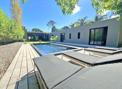 Barrio Privado, 3 dorm y servicio. Piscina climatizada. DVH