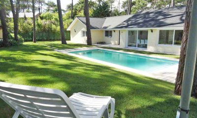 Zona paradas de playa mansa, 4 dorm y servicio, piscina climatizada, wifi, super equipada