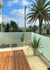 Zona del Faro, reciclada, piscina climatizada, 4 dormitorios y dependencia de servicio.