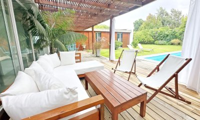 Barrio privado, 3 dorm y servicio, piscina climatizada. Losa radiante.