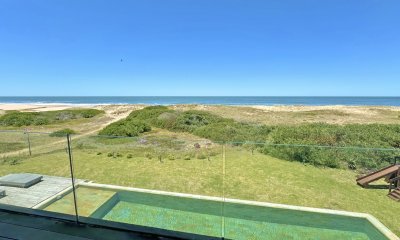 La Bonita, 4 suites, sobre la arena frente al océano.