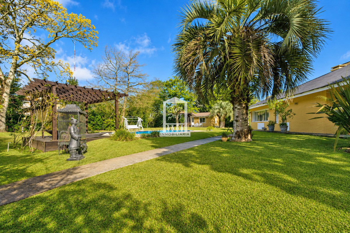 Casa ID.34603 - Oportunidad en el country, 5 dorm, piscina climatizada, 474 m2 construidos