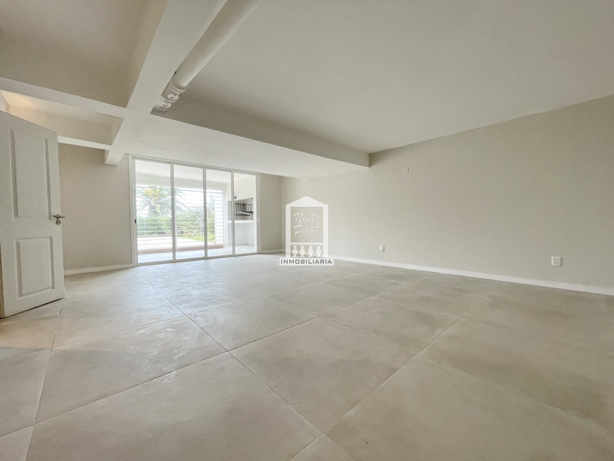 Casa ID.40005 - Totalmente renovada en la mejor zona de la península!