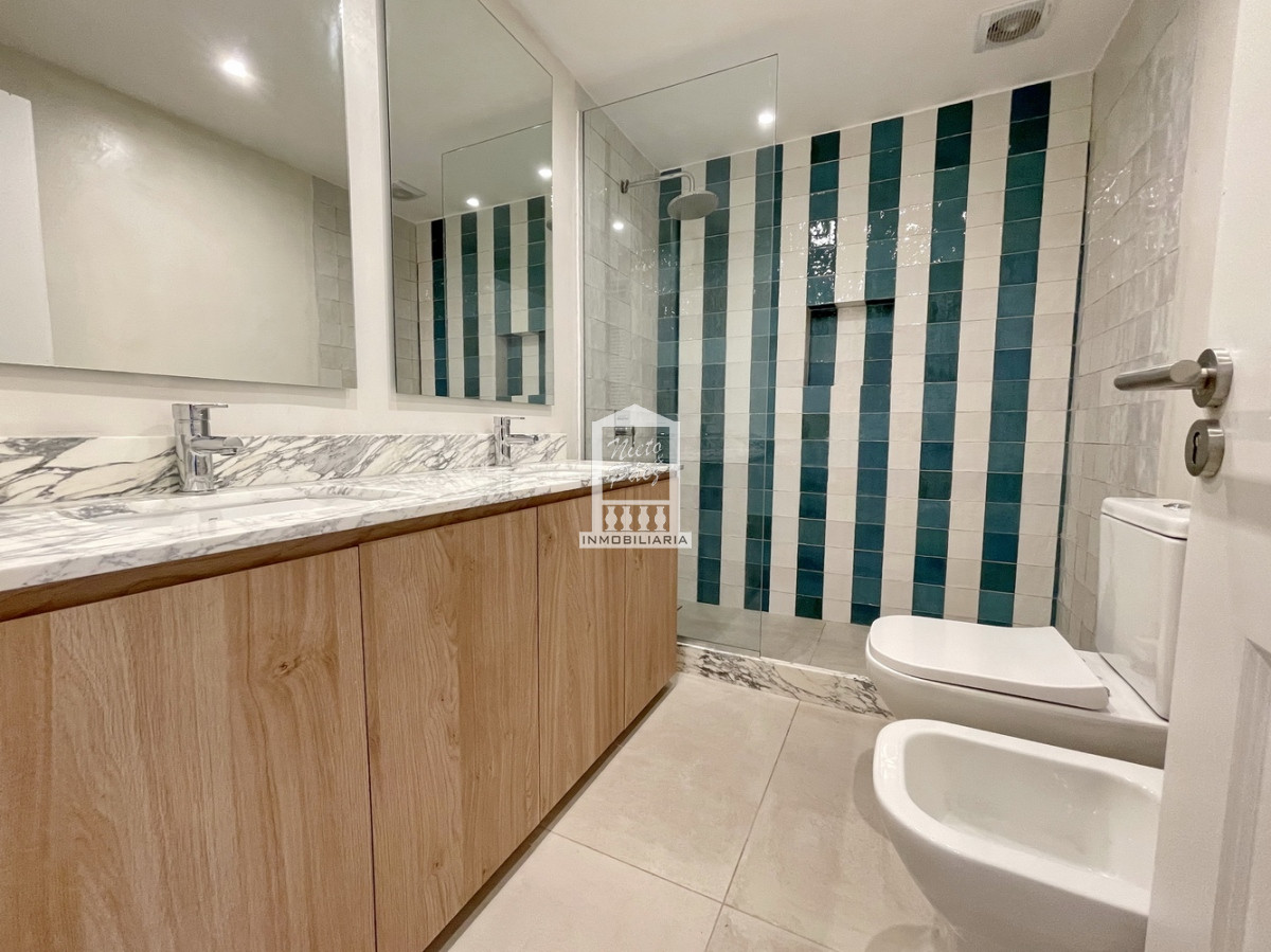 Casa ID.40005 - Totalmente renovada en la mejor zona de la península!