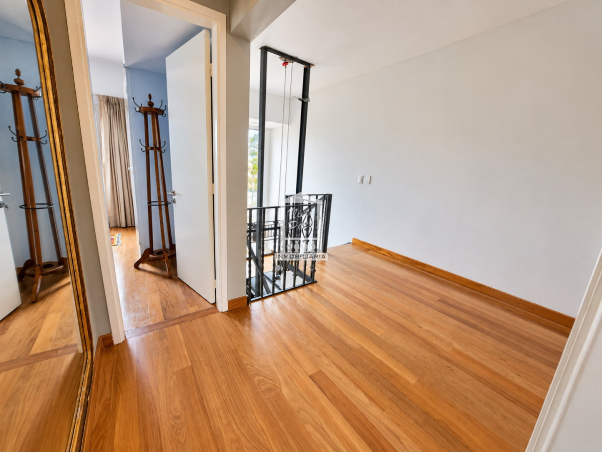 Casa ID.37636 - Primera fila en las mesitas, con toda la vista.