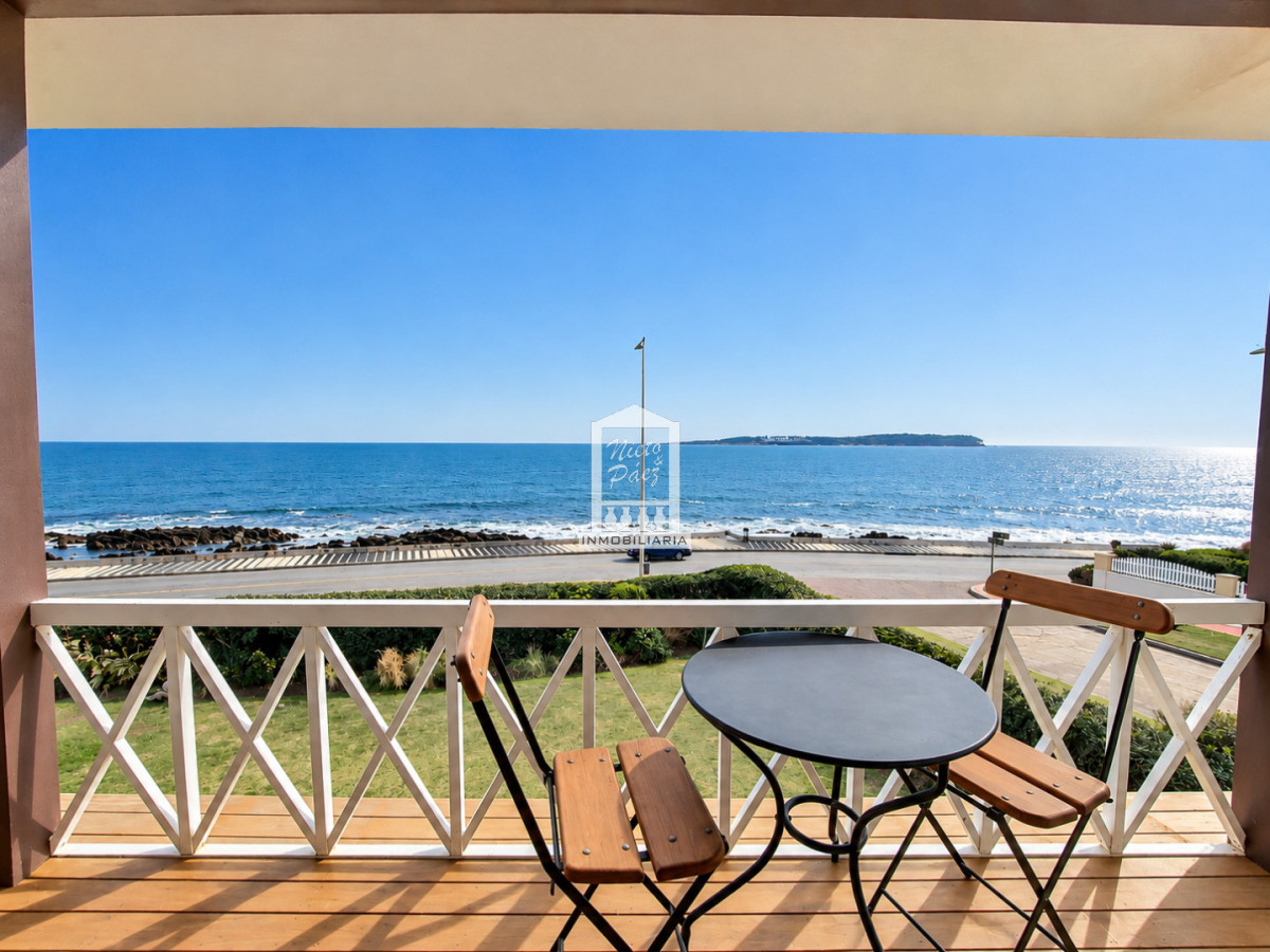 Casa ID.37636 - Primera fila en las mesitas, con toda la vista.