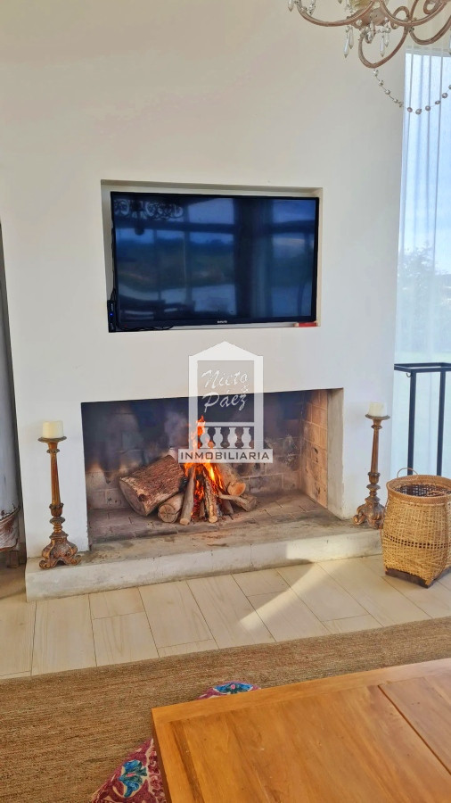 Casa ID.37708 - Pueblo Mío, sobre lago, 4 suites, piscina. Barrio Privado de lujo con amenities.
