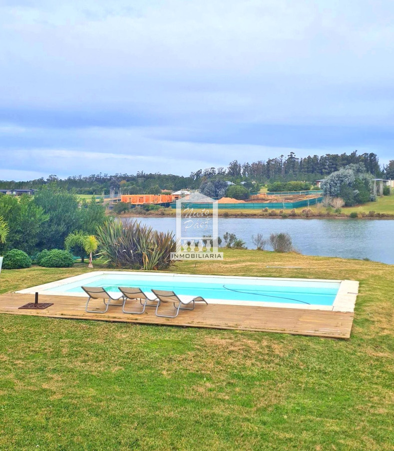 Casa ID.37708 - Pueblo Mío, sobre lago, 4 suites, piscina. Barrio Privado de lujo con amenities.