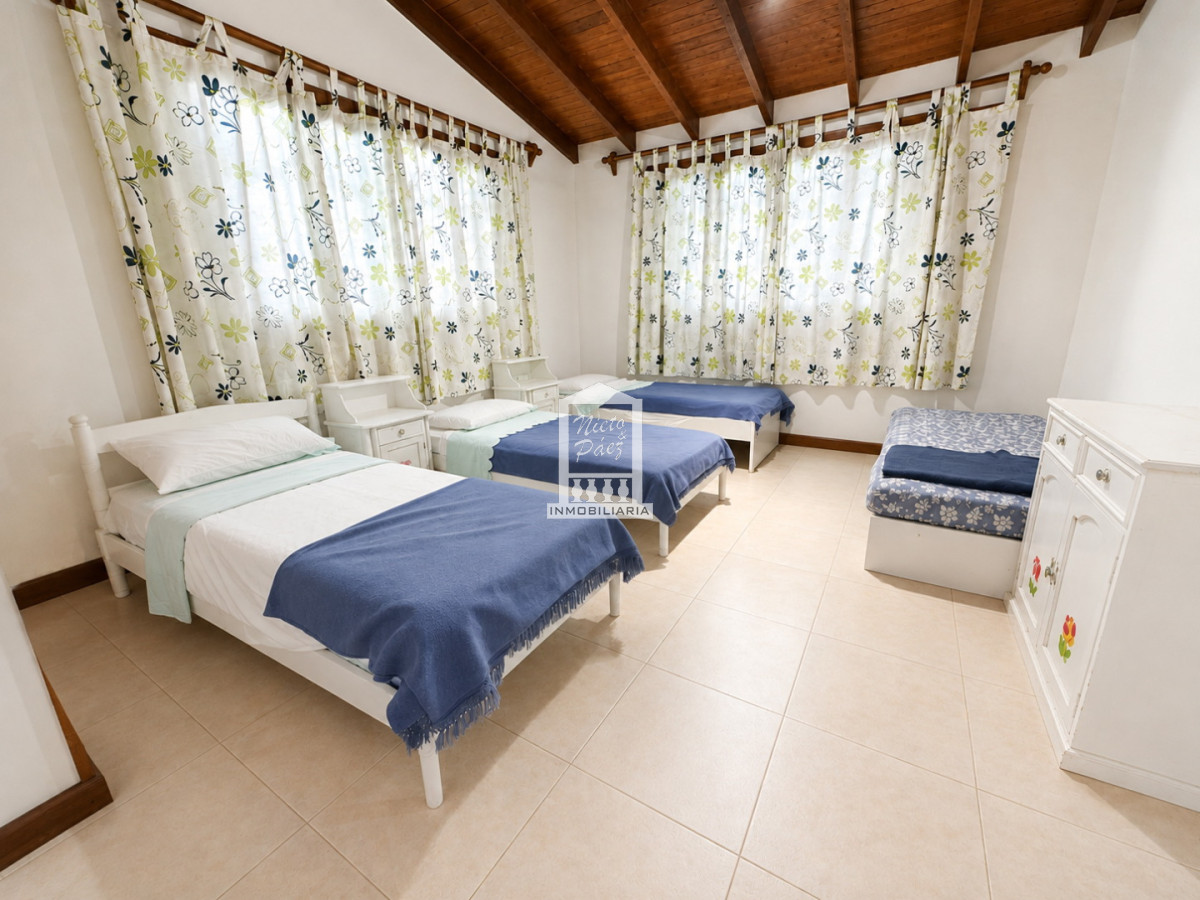 Casa ID.40237 - 565 m2 construidos, 1.495 m2 de terreno. Playa Mansa