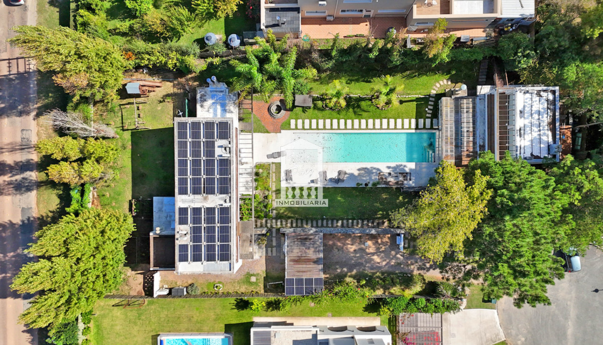 Casa ID.34815 - Barrio privado, moderna, 5 suites, 489 m2, ideal para vivir todo el año.