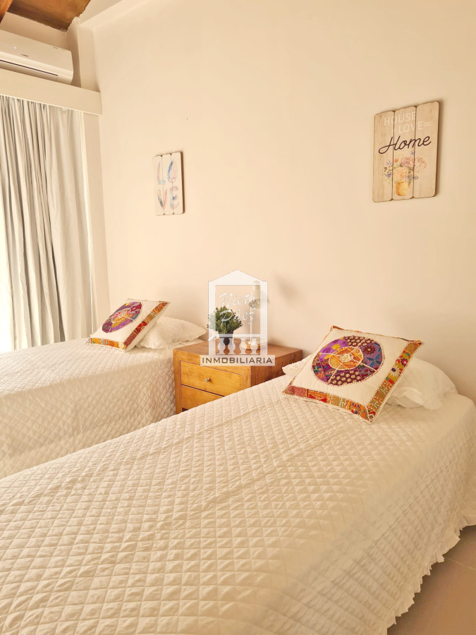 Casa ID.40215 - Barrio privado, 1.426 m2 de terreno. 4 dorm + escritorio. 