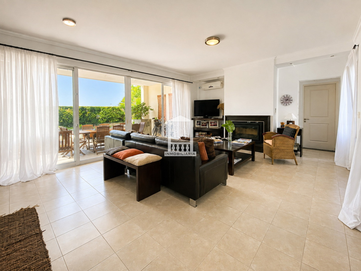 Casa ID.34498 - Barrio privado, Playa Mansa, 4 suites, piscina, playroom, barbacoa.
