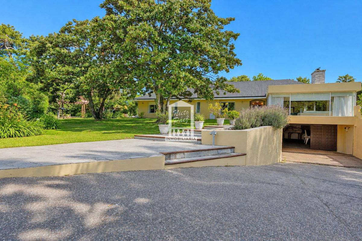 Casa ID.34603 - Oportunidad en el country, 5 dorm, piscina climatizada, 474 m2 construidos