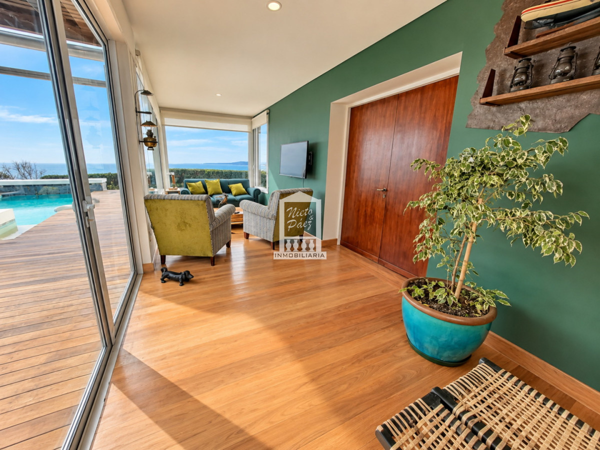 Casa ID.37636 - Primera fila en las mesitas, con toda la vista.