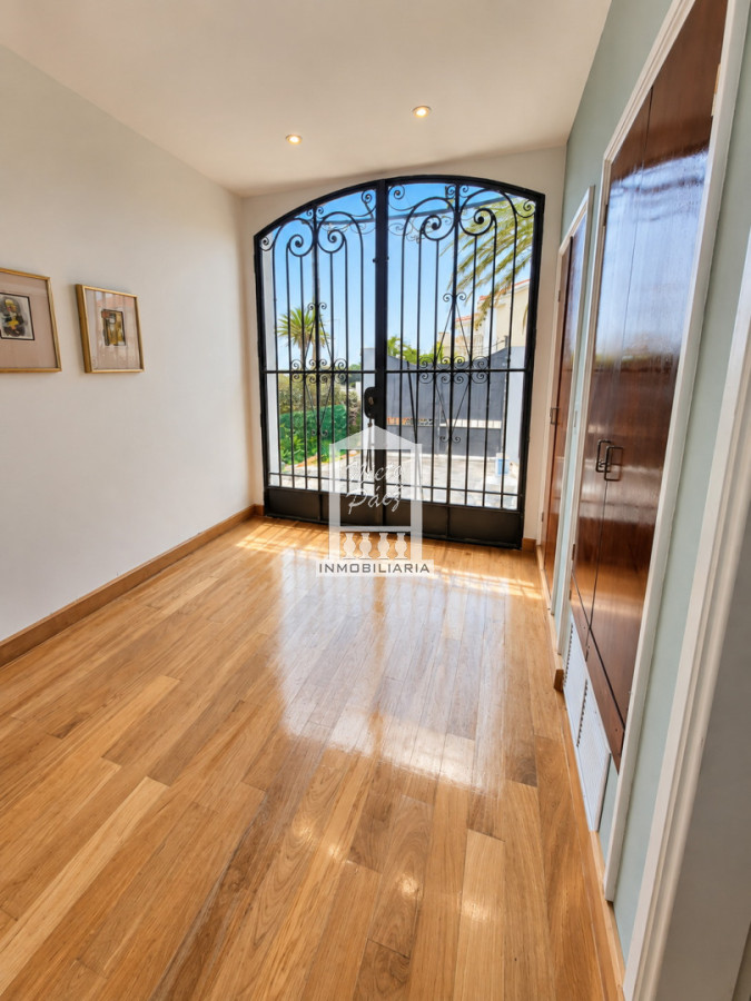 Casa ID.37636 - Primera fila en las mesitas, con toda la vista.