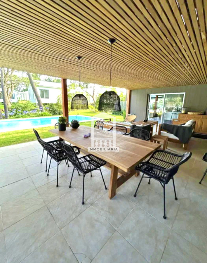 Casa ID.40539 - Pinar del Faro, 4 dorm, piscina. 450 m2 construidos