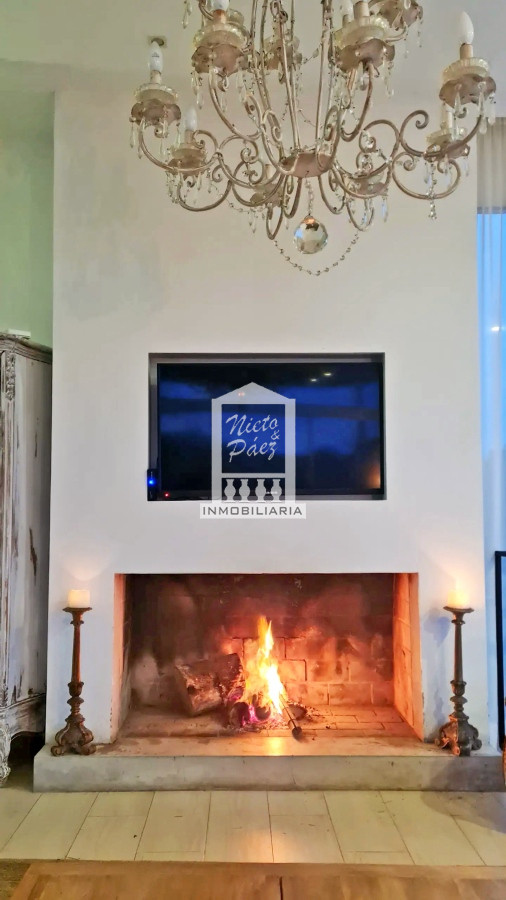 Casa ID.37708 - Pueblo Mío, sobre lago, 4 suites, piscina. Barrio Privado de lujo con amenities.