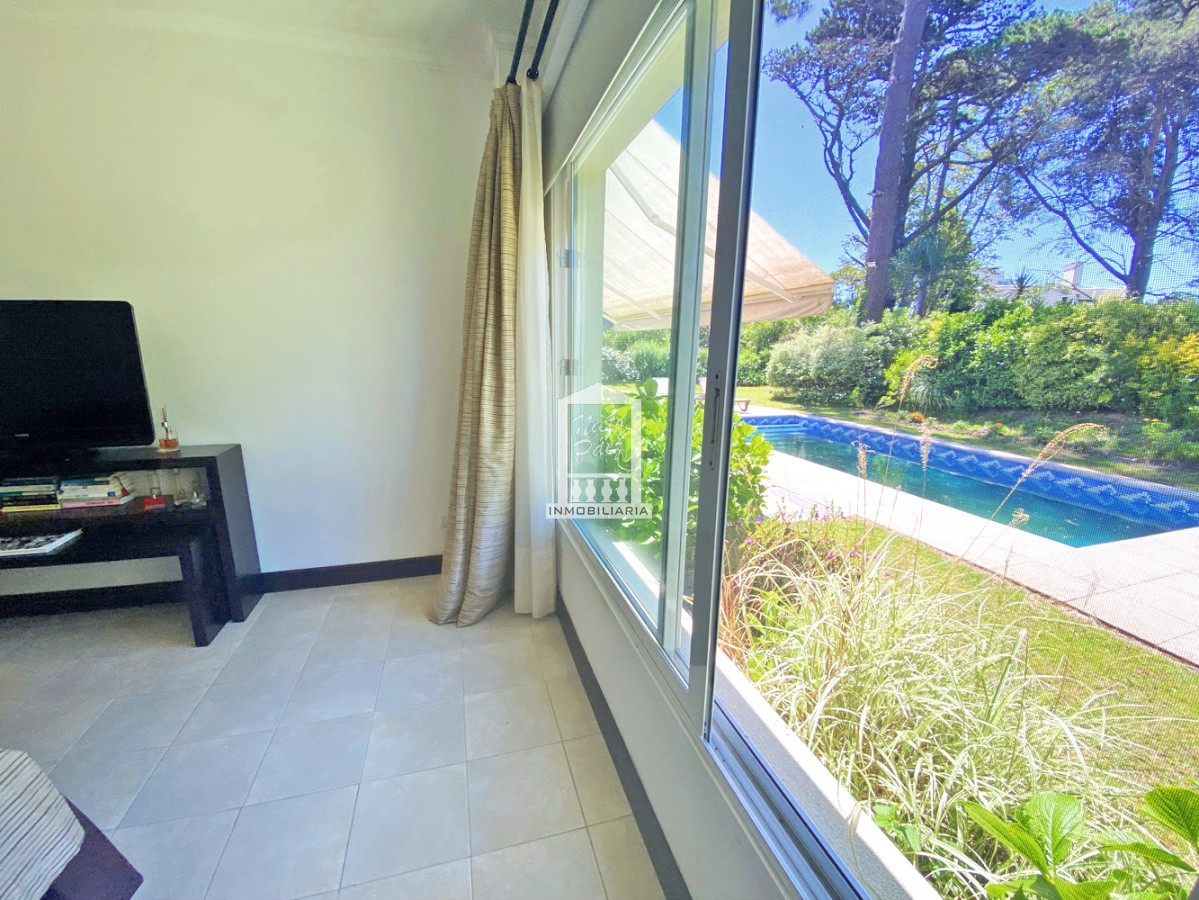 Casa ID.34498 - Barrio privado, Playa Mansa, 4 suites, piscina, playroom, barbacoa.