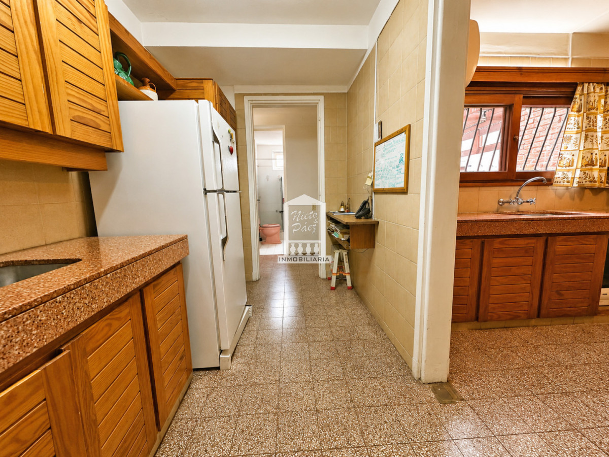 Casa ID.40237 - 565 m2 construidos, 1.495 m2 de terreno. Playa Mansa