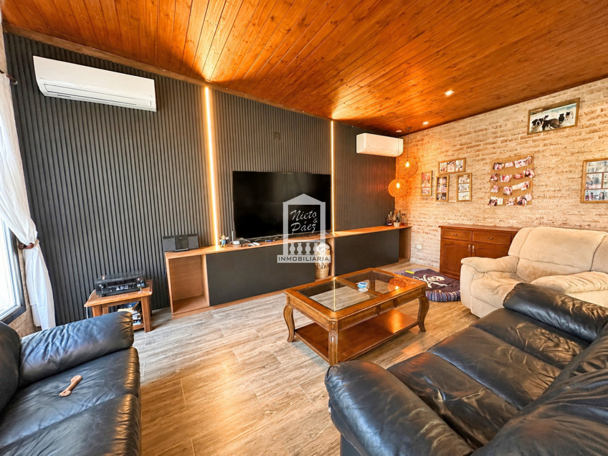 Casa ID.33898 - Barrio Privado. 500 m2 construidos, 1.491 m2 de terreno. Piscina climatizada. Pronta para entrar.