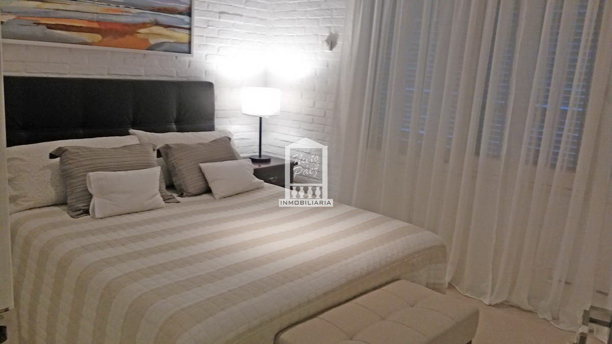 Casa ID.30186 - Playa Mansa, 568 m2 construidos. 5 dorm y dependencia, pileta climatizada