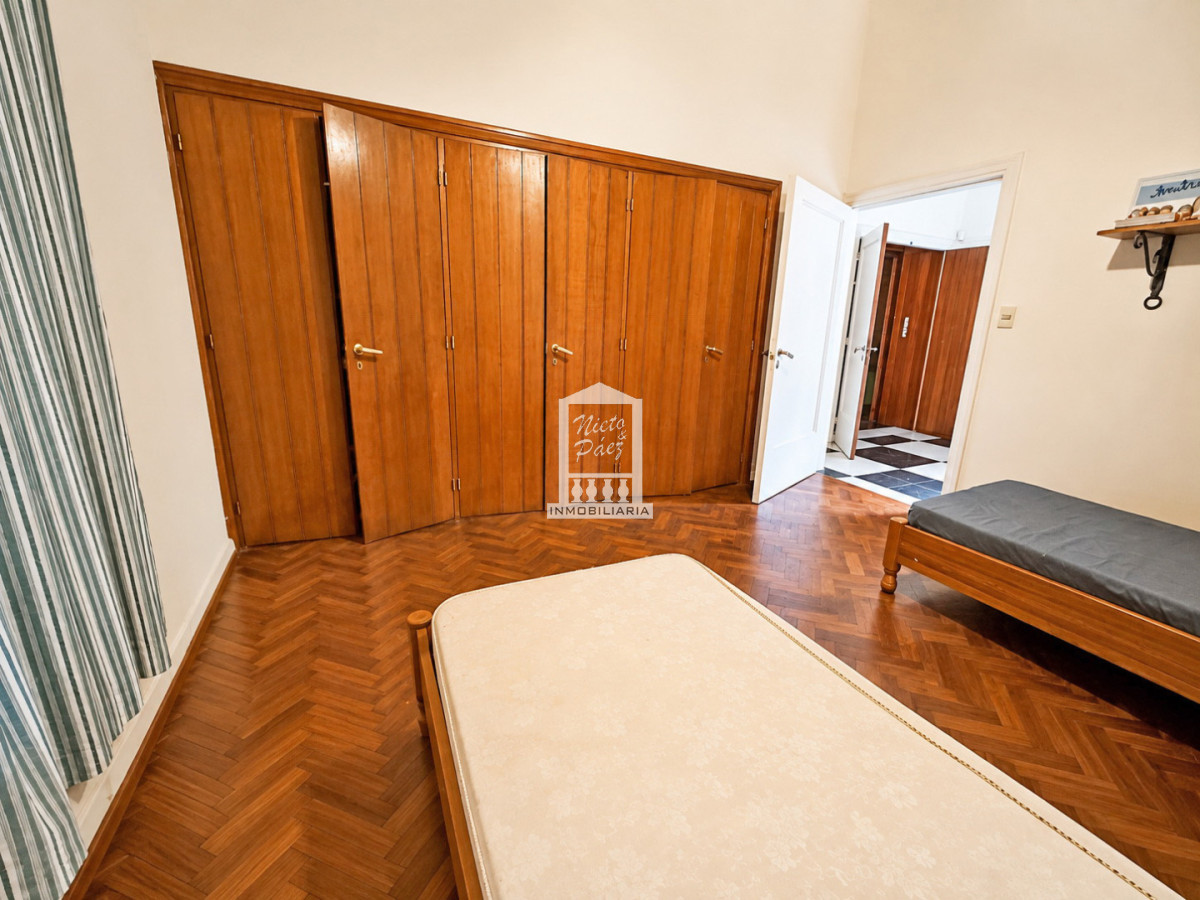 Casa ID.40237 - 565 m2 construidos, 1.495 m2 de terreno. Playa Mansa