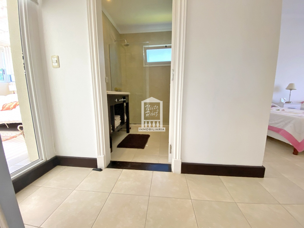 Casa ID.34498 - Barrio privado, Playa Mansa, 4 suites, piscina, playroom, barbacoa.