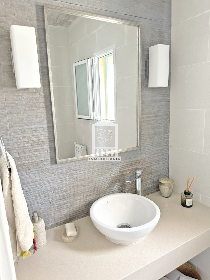 Casa ID.40104 - El Chorro, Reciclada. 3 dorm y servicio. Piscina. Vidrios DVH
