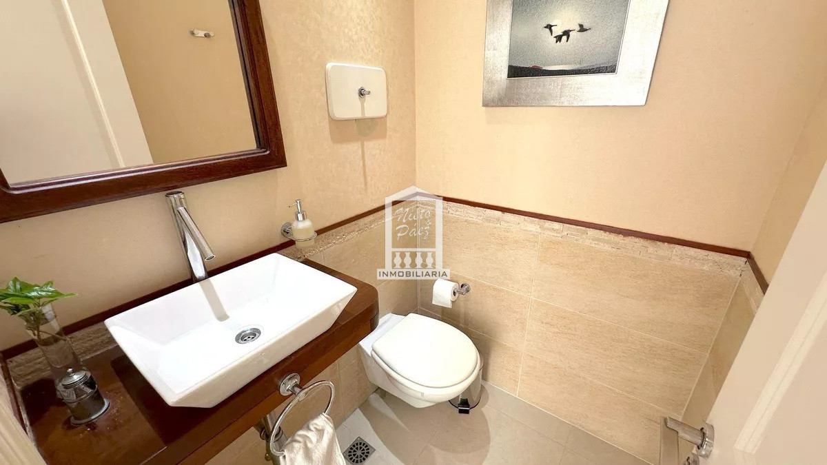 Casa ID.39618 - Mansa, 487 m2 construidos. Losa radiante. Piscina climatizada
