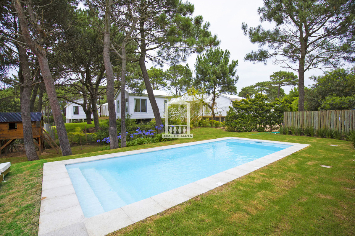 Casa ID.40539 - Pinar del Faro, 4 dorm, piscina. 450 m2 construidos