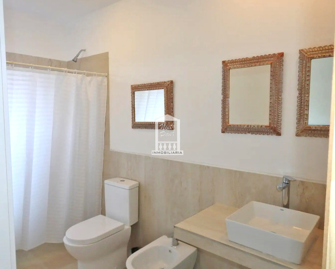 Casa ID.37708 - Pueblo Mío, sobre lago, 4 suites, piscina. Barrio Privado de lujo con amenities.