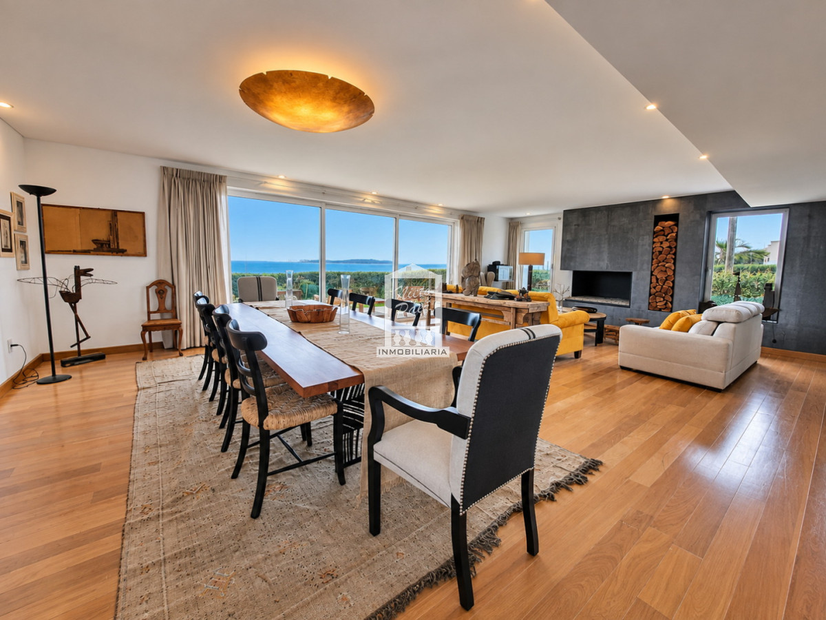 Casa ID.37636 - Primera fila en las mesitas, con toda la vista.