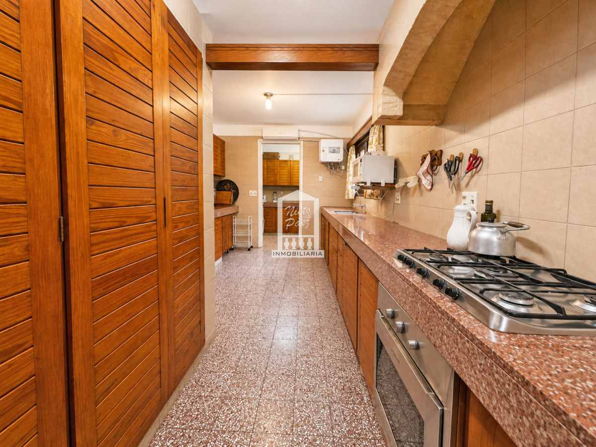 Casa ID.40237 - 565 m2 construidos, 1.495 m2 de terreno. Playa Mansa