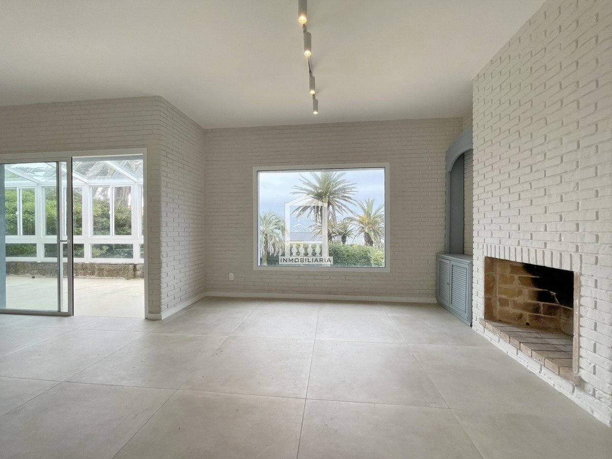 Casa ID.40005 - Totalmente renovada en la mejor zona de la península!