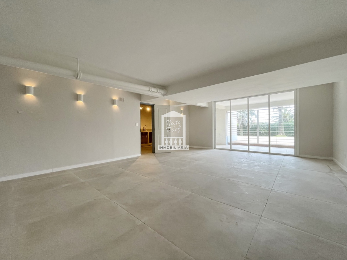 Casa ID.40005 - Totalmente renovada en la mejor zona de la península!