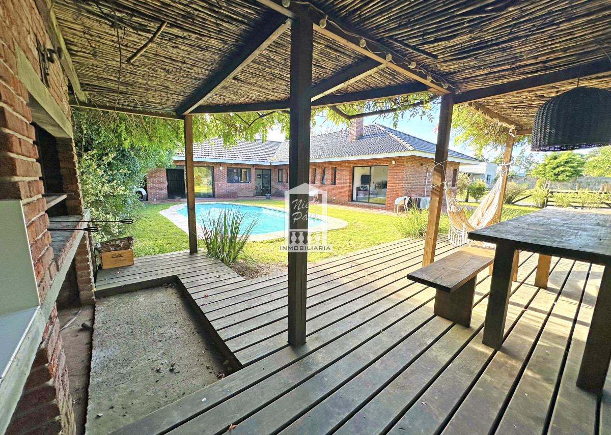 Barrio privado, 3 dorm, piscina. Losa radiante. 2 parrilleros