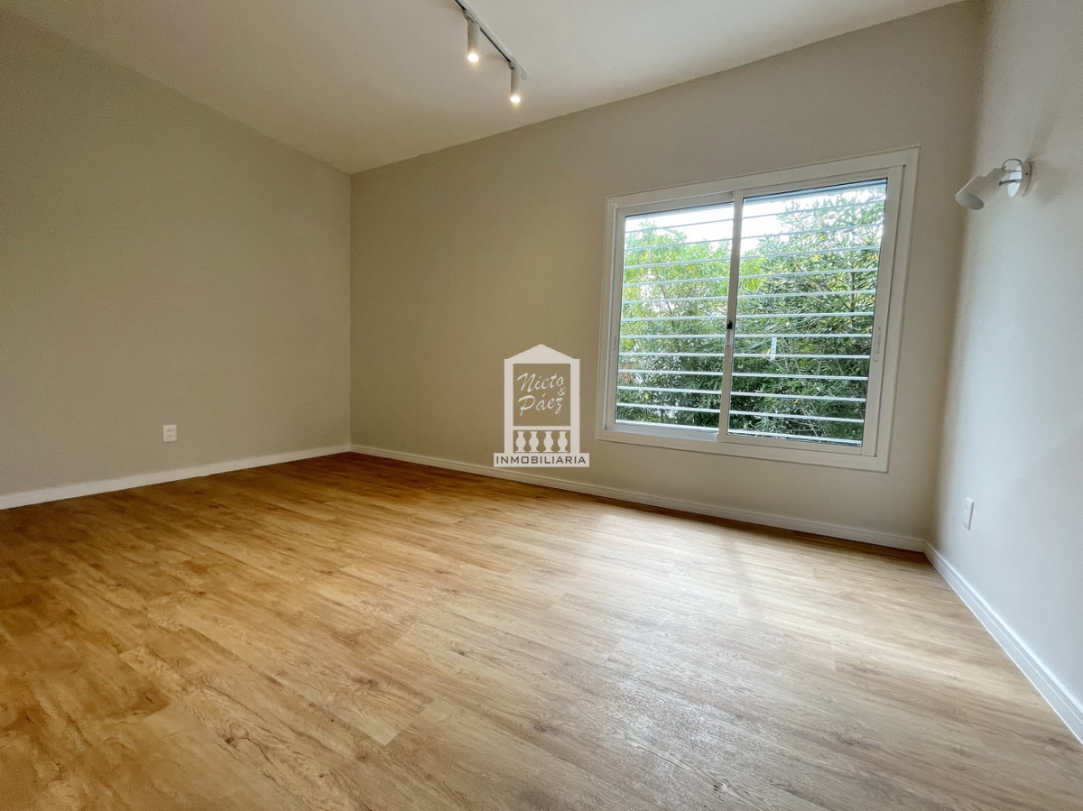 Casa ID.40005 - Totalmente renovada en la mejor zona de la península!
