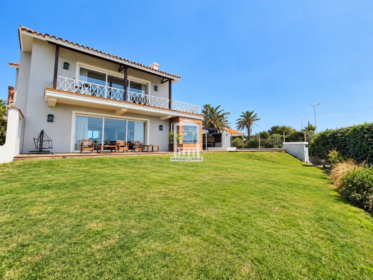 Casa ID.37636 - Primera fila en las mesitas, con toda la vista.
