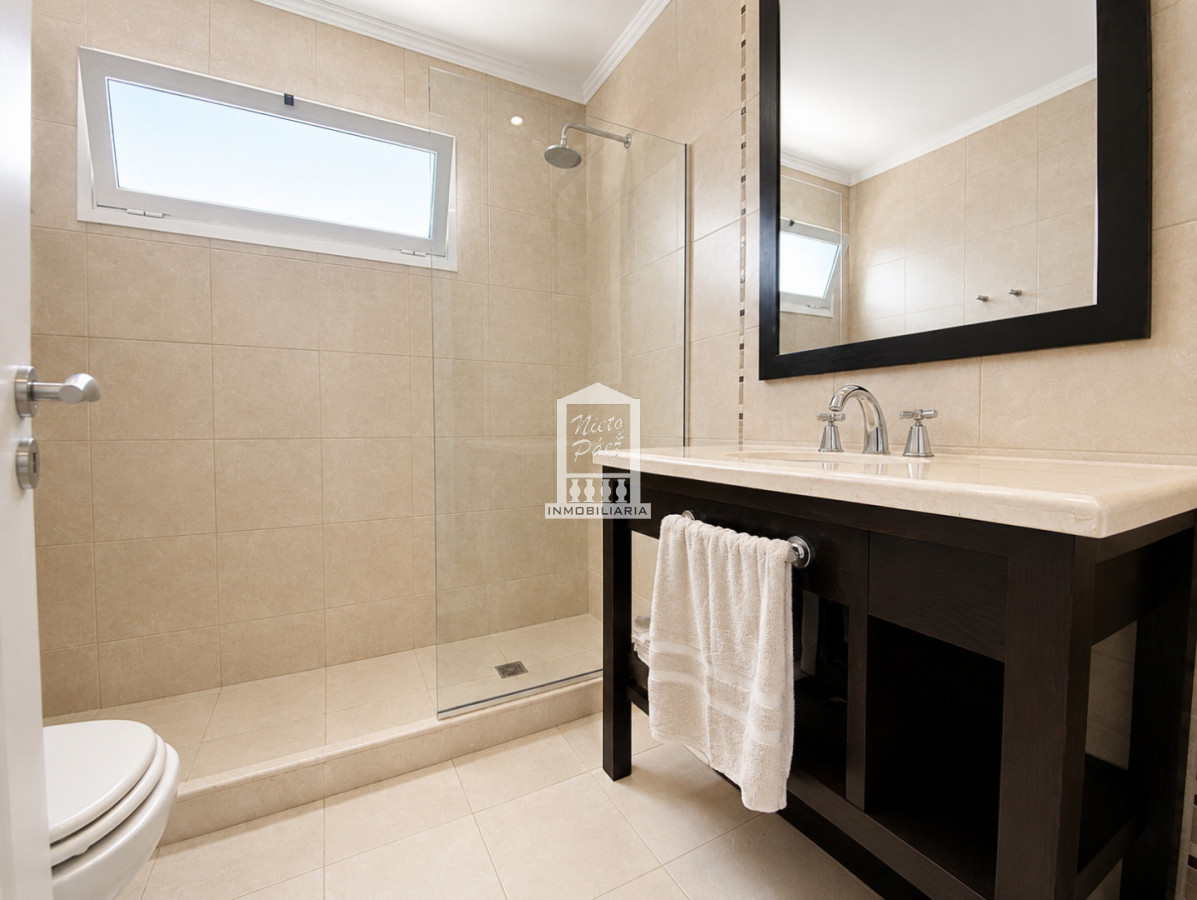 Casa ID.34498 - Barrio privado, Playa Mansa, 4 suites, piscina, playroom, barbacoa.