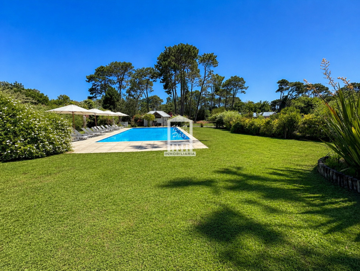 Casa ID.34815 - Barrio privado, moderna, 5 suites, 489 m2, ideal para vivir todo el año.